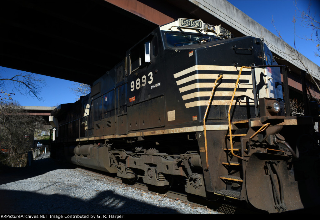 Close up of NS 9893 passing under 7th Street en route to deliver cars to CSX